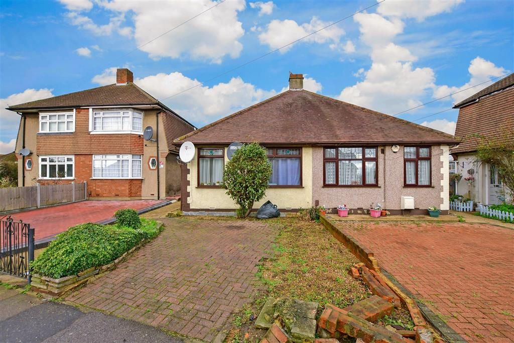 2 bed semidetached bungalow for sale in Mossford Lane, Barkingside