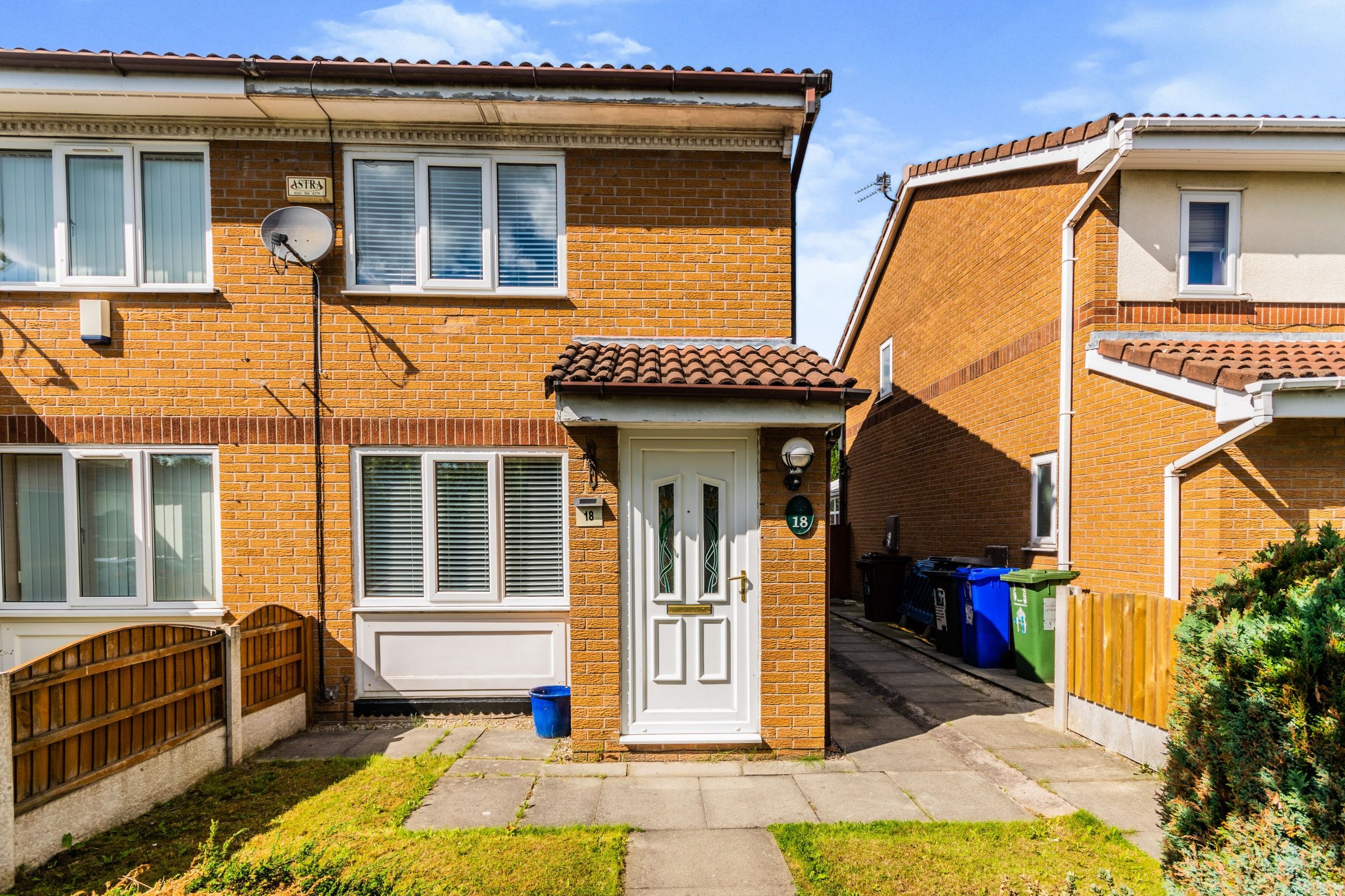 2 bed mews house for sale in Wells Court, Dukinfield SK16 Zoopla