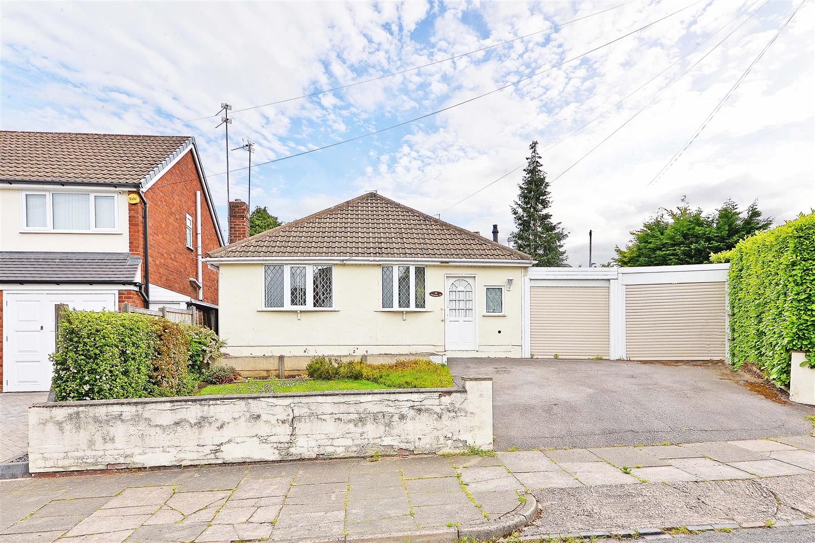 2 bed detached bungalow for sale in Listowel Road, Kings Heath