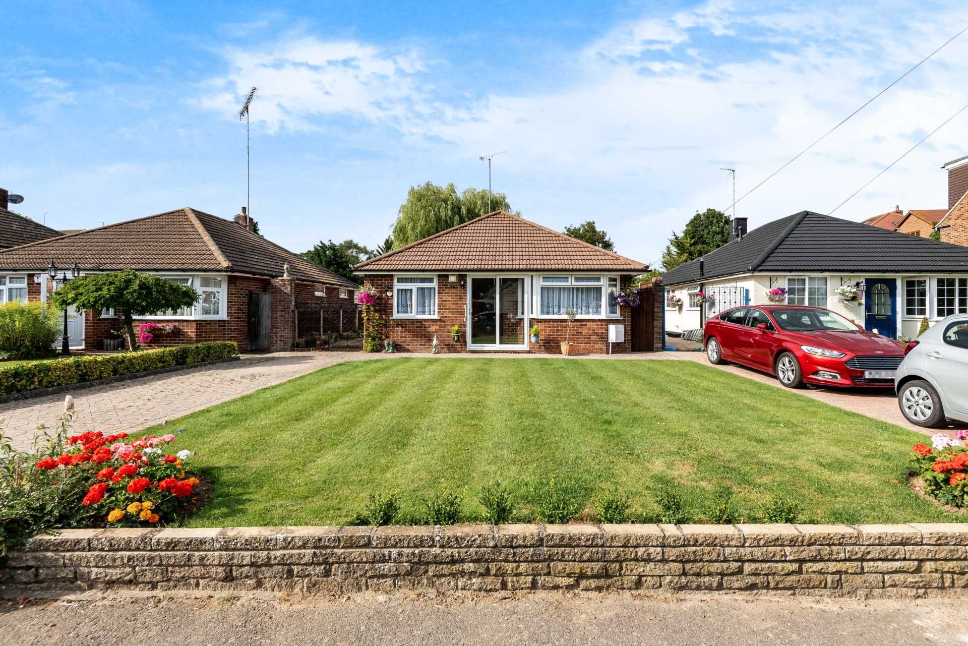 2 bed detached bungalow for sale in Bracondale Avenue, Istead Rise DA13