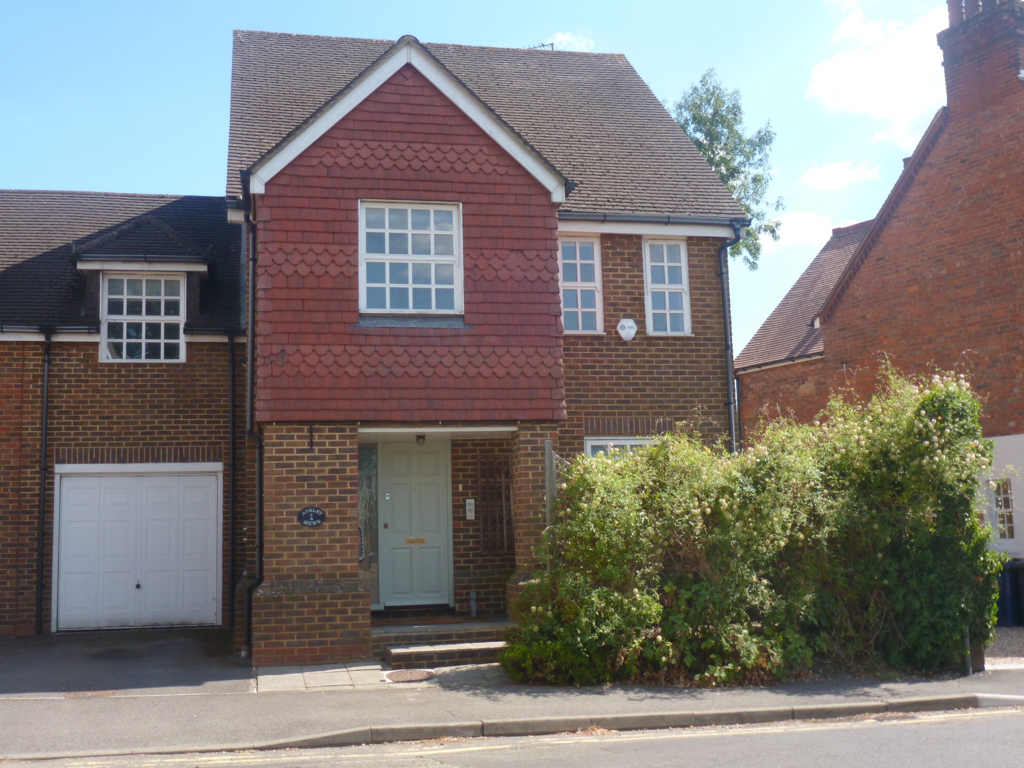 4 bed linkdetached house to rent in The Fairfield, Farnham, Surrey GU9 Zoopla