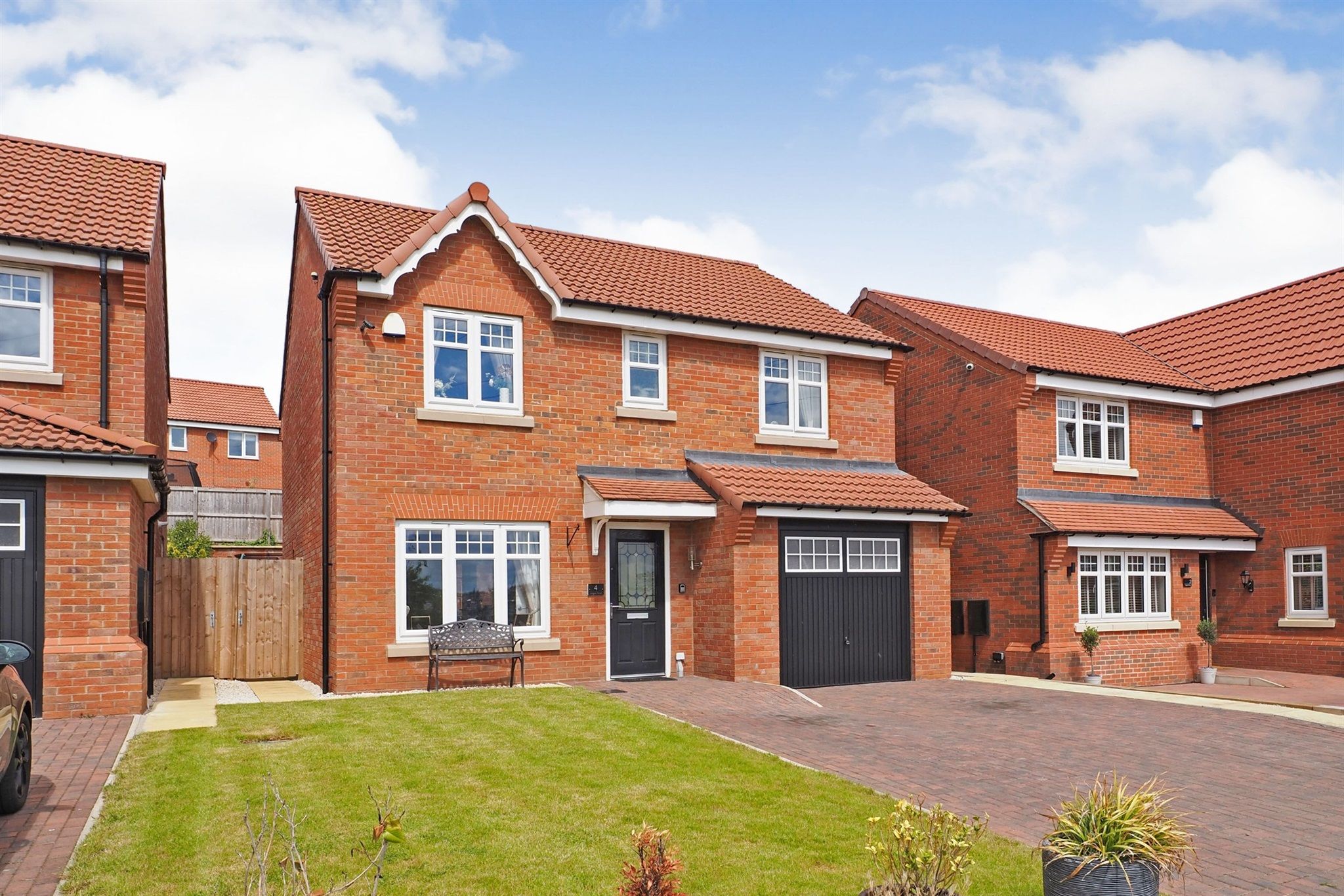 4 bed detached house for sale in Lidgett Road, Mapplewell, Barnsley S75