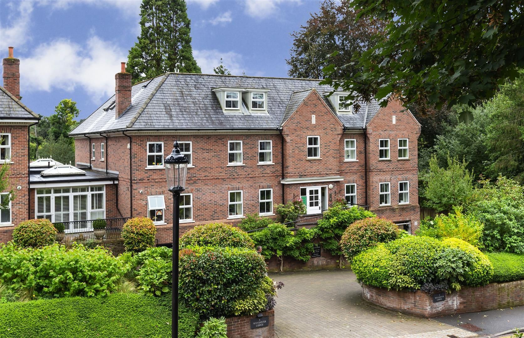 2 bed flat to rent in Wendover Lodge, Church Street, Welwyn AL6 Zoopla