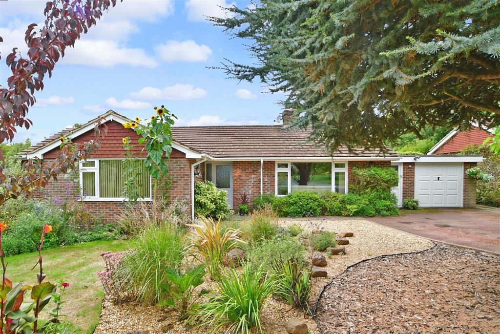 4 bed detached bungalow for sale in Arun Vale, Coldwaltham, West Sussex