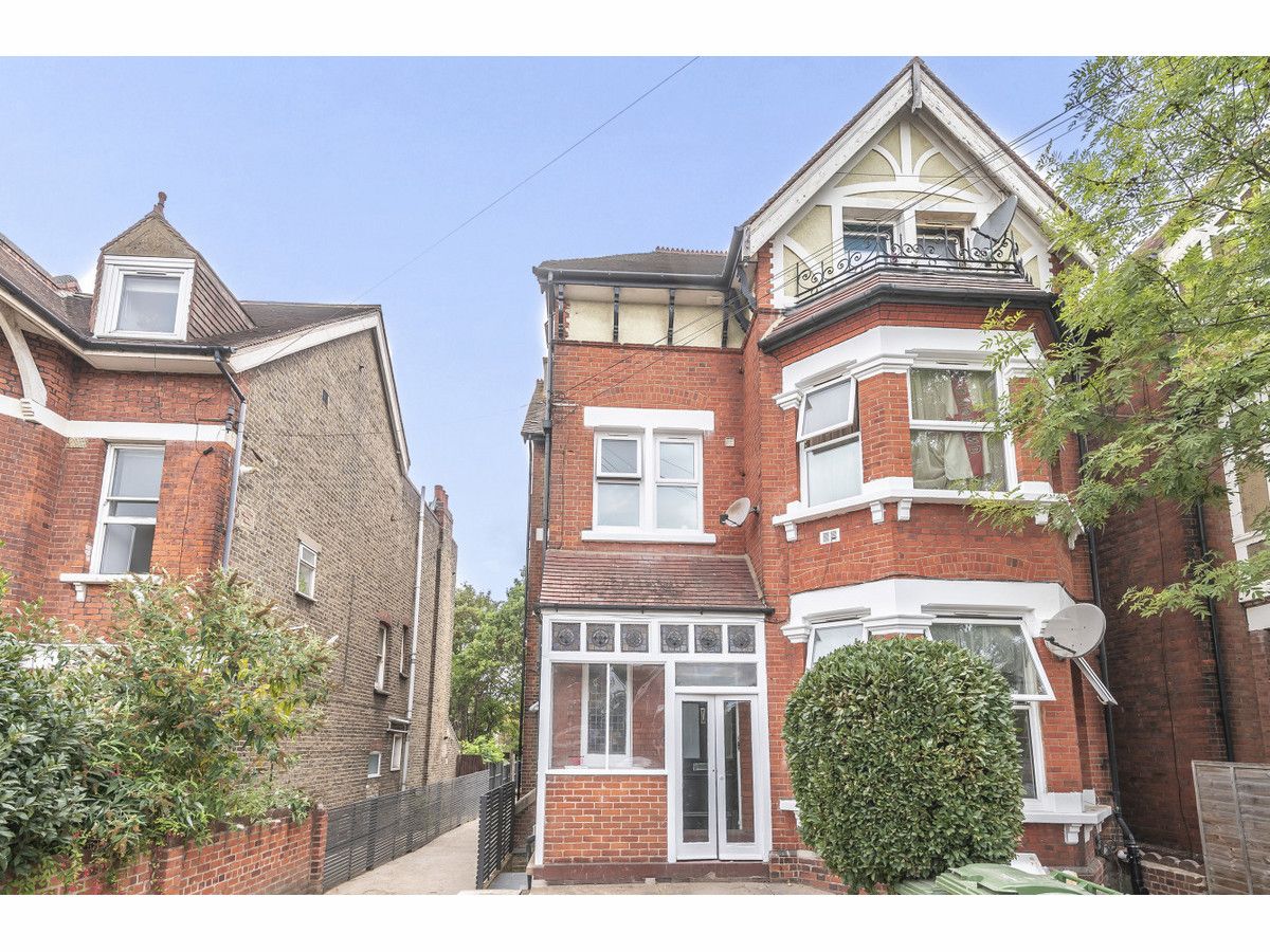 2 bed flat for sale in Conyers Road, London SW16 Zoopla