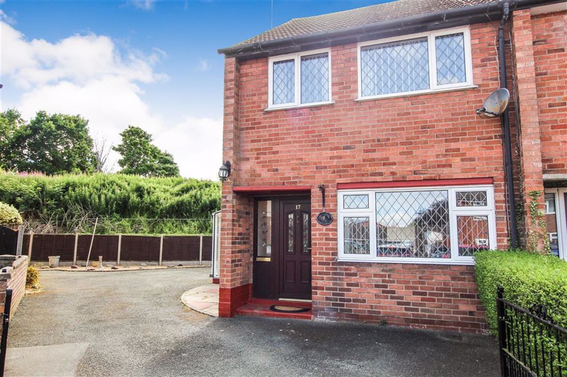 3 bed semidetached house for sale in Western Avenue, Whittington