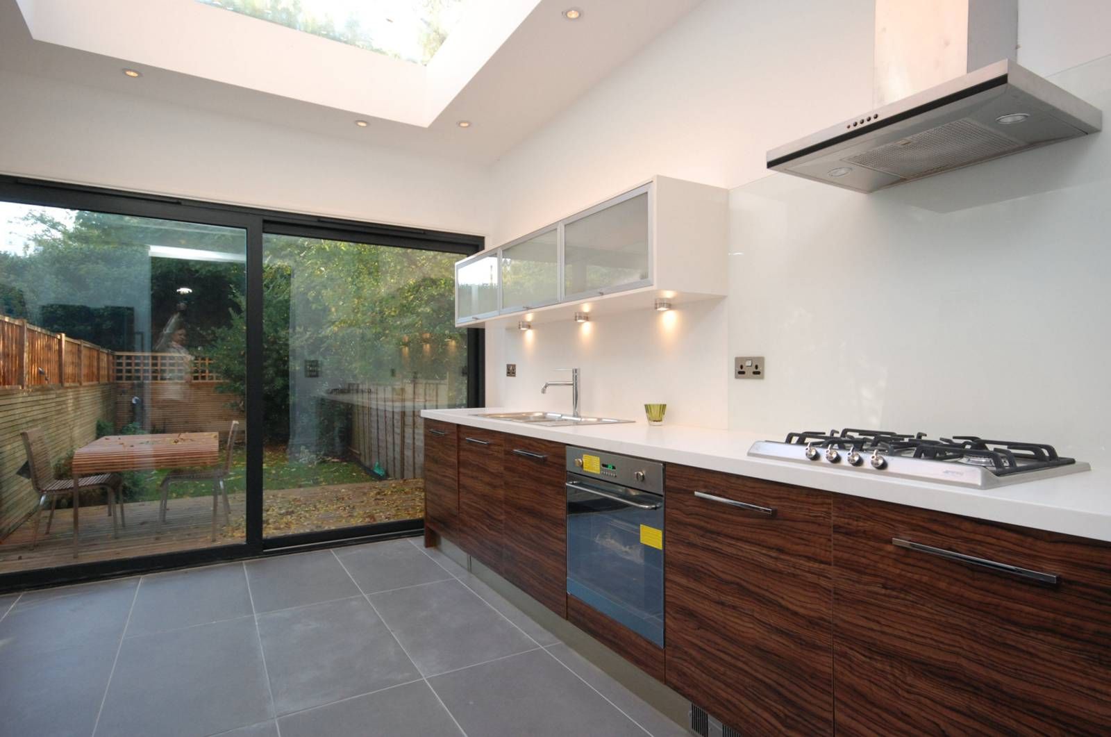 2 bed flat to rent in Avenue Gardens, Acton, London W3 Zoopla