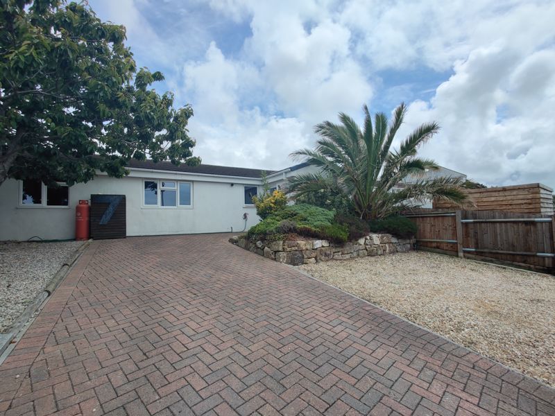 3 bed semidetached bungalow for sale in Gannel View Close, Lane