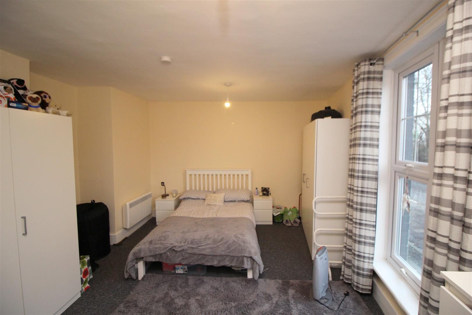 1 bed flat to rent in Springfield Road, Crawley RH11 Zoopla