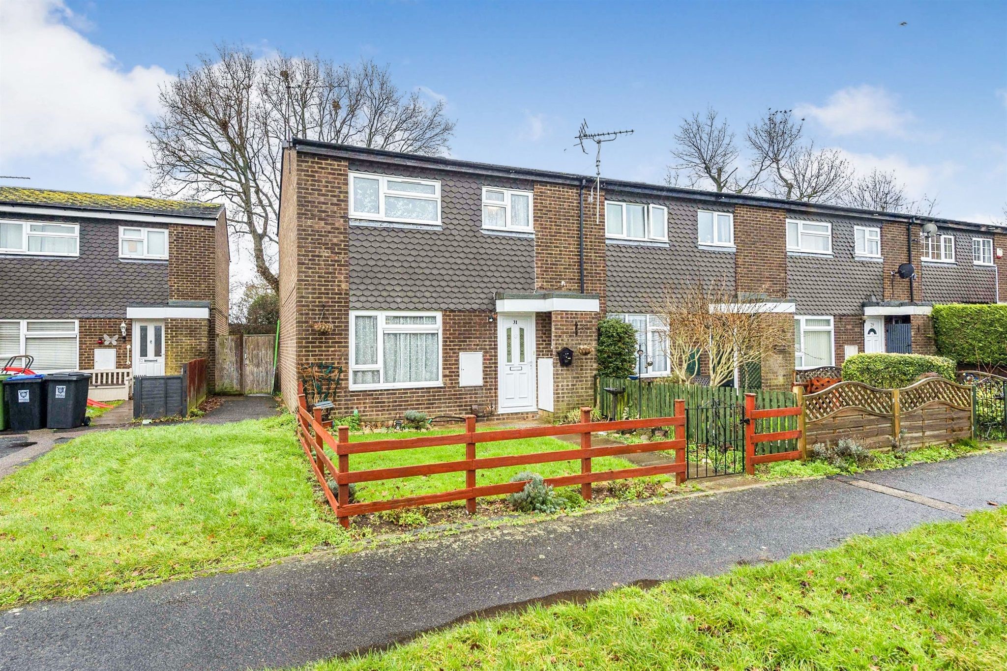 3 bed end terrace house for sale in Lomond Road, Piccotts End, Hemel