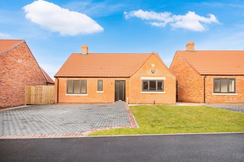3 bed detached bungalow for sale in Mattersey Thorpe, Doncaster DN10