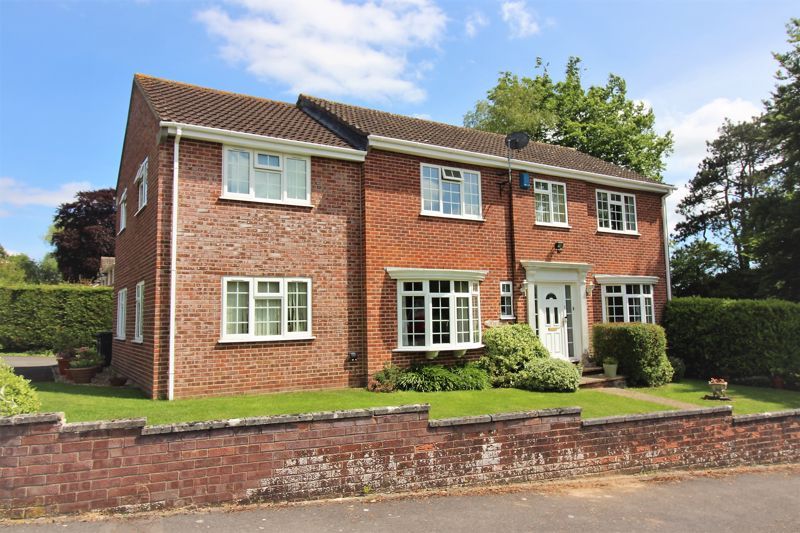 5 bed detached house for sale in Monmouth Close, Chard TA20 Zoopla