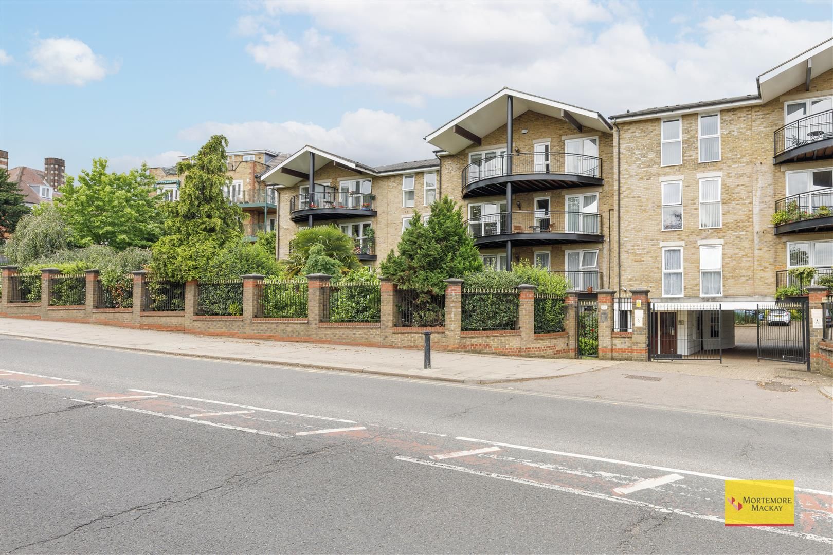 Aldermans Hill London N13  