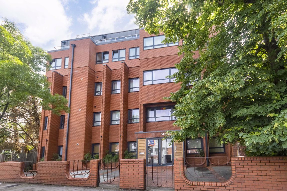1 bed flat to rent in High Street, Feltham TW13 Zoopla