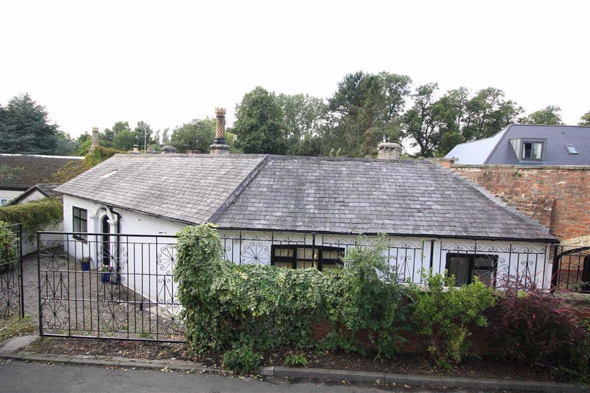 2 bed end terrace house to rent in Tees View, Hurworth Place