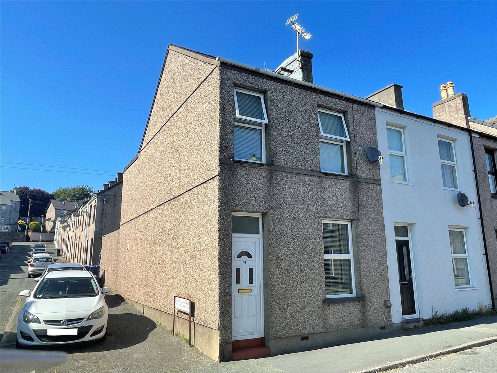 2 bed end terrace house for sale in Victoria Street, Caernarfon