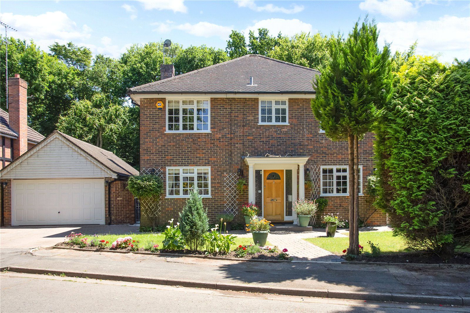 4 bed detached house for sale in Fringewood Close, Northwood, Middlesex