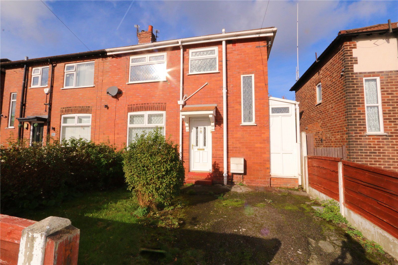 3 bed semidetached house for sale in Moorfield Avenue, Denton