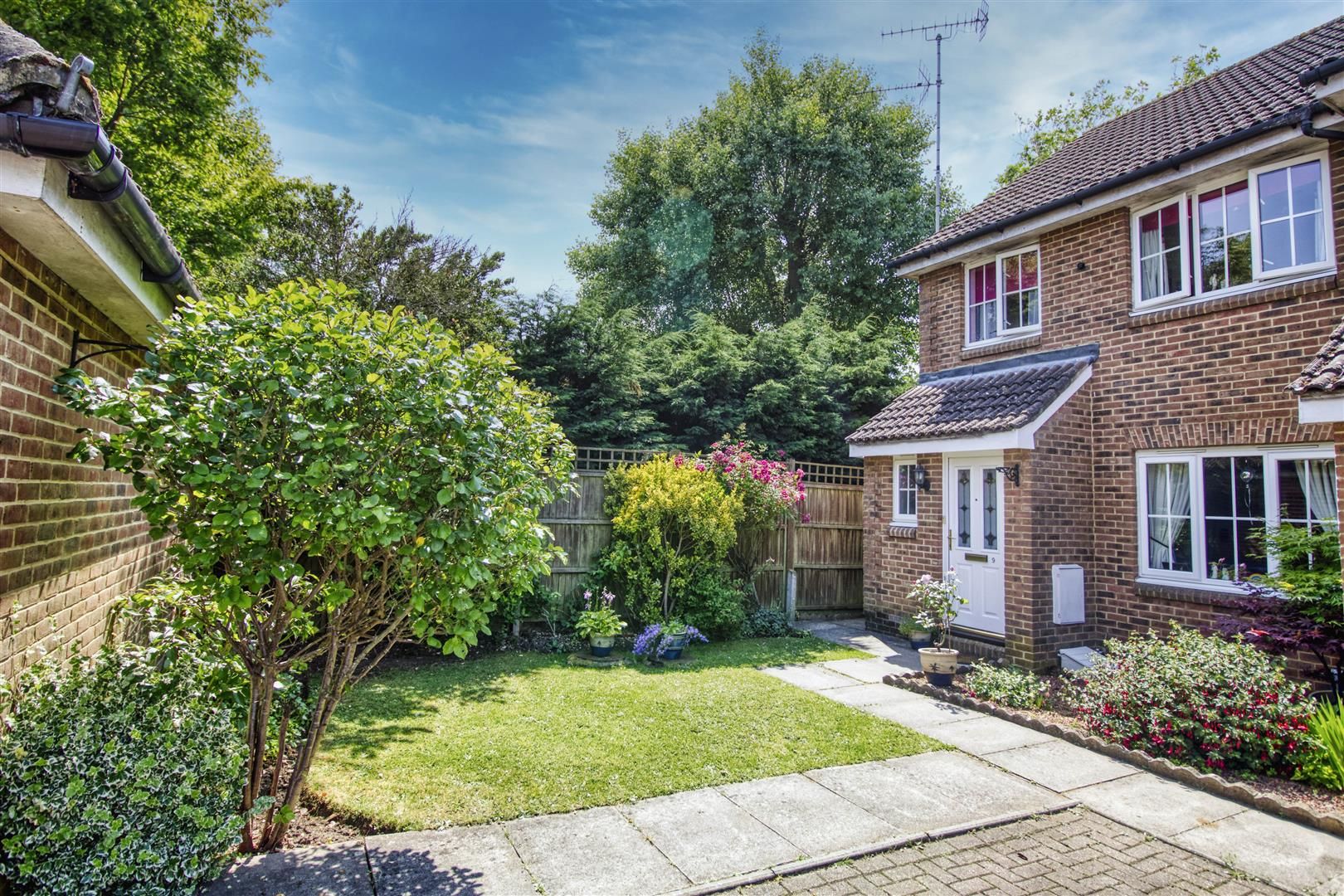3 bed semidetached house for sale in Dunster Court, Borehamwood WD6