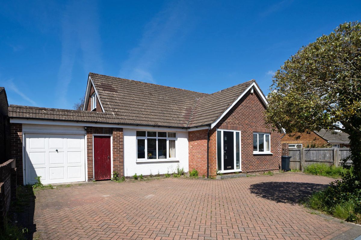 4 bed detached house for sale in Park Avenue, Widley PO7 Zoopla