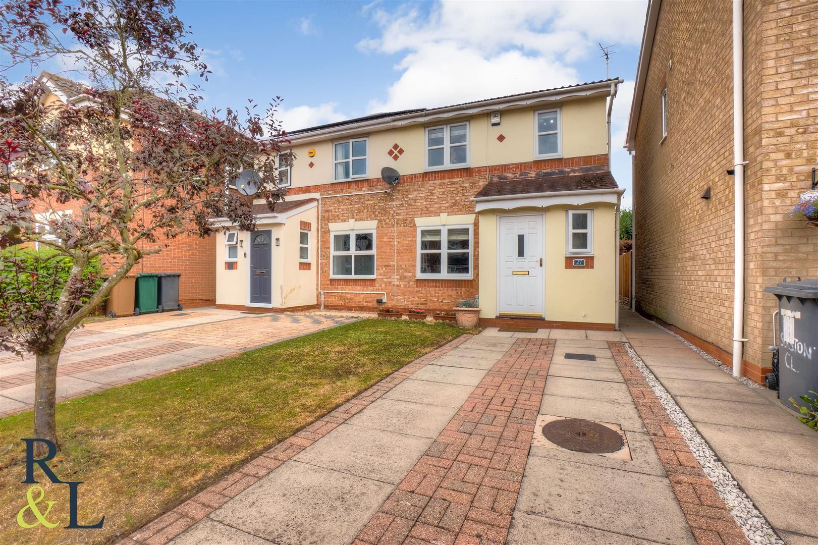 3 bed semidetached house for sale in Silkstone Close, Church Gresley