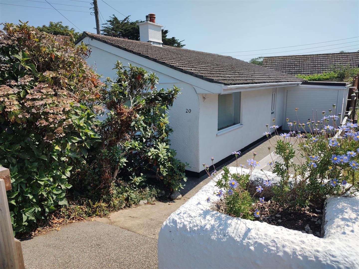 2 bed detached bungalow for sale in Carlidnack Close, Mawnan Smith