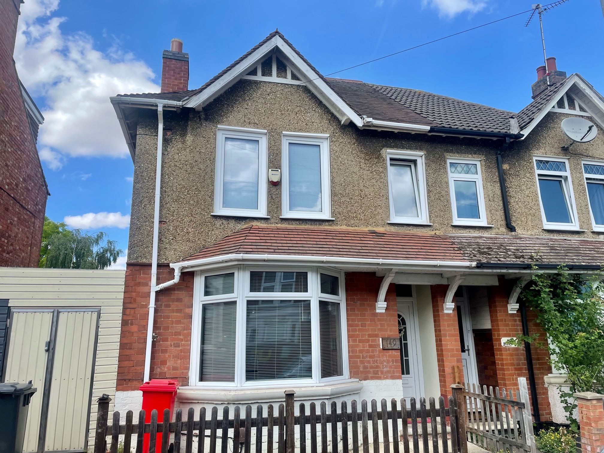 3 bed semidetached house for sale in Kingsley Avenue, Kettering NN16