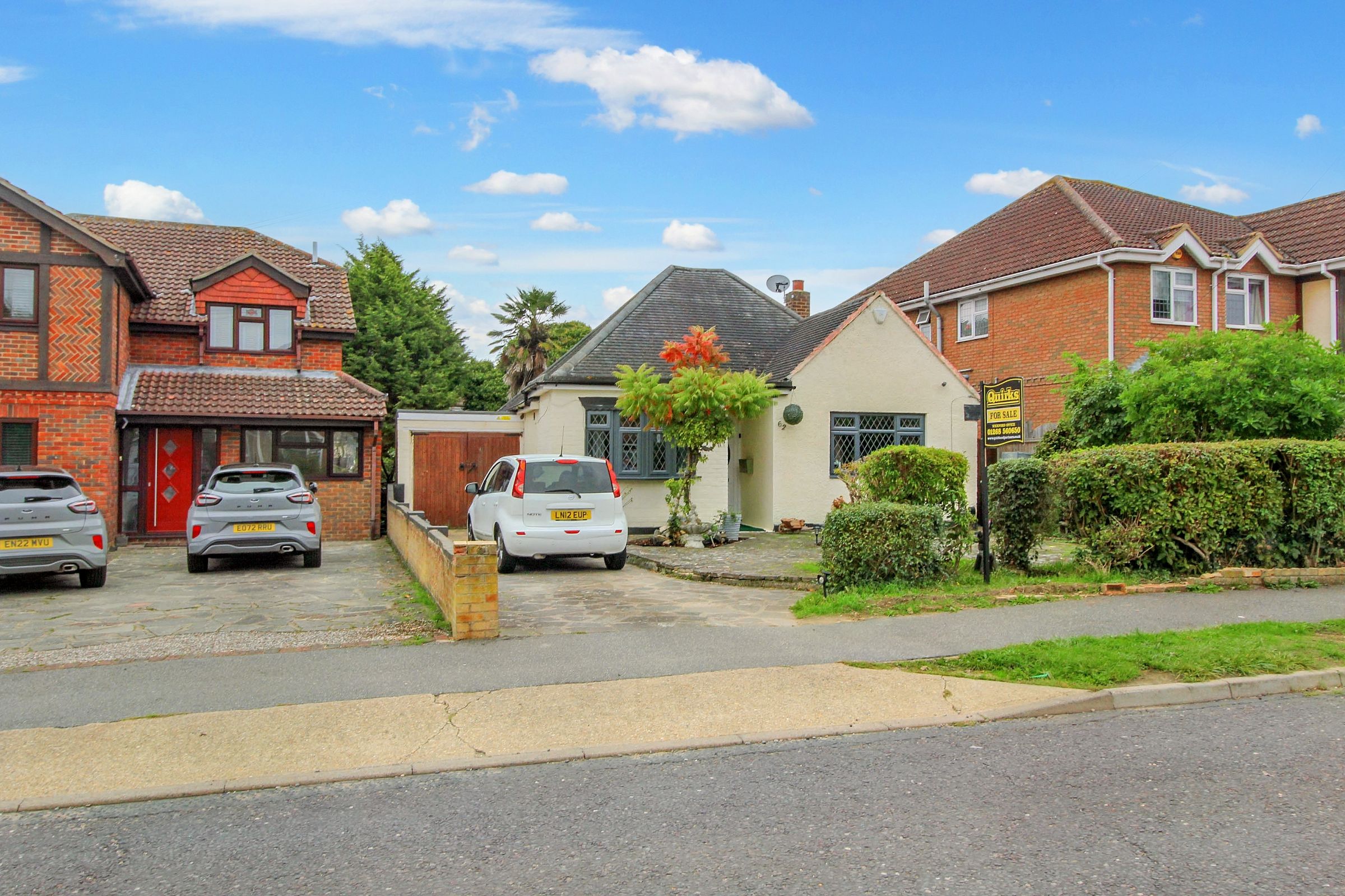 2 Bed Detached Bungalow For Sale In Highcliffe Road Wickford Ss11 Zoopla