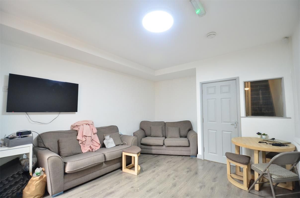 6 bed terraced house to rent in Teignmouth Road, Selly Oak, Birmingham