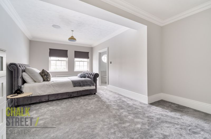 5 bed detached house for sale in Woodlands Avenue, Emerson Park RM11