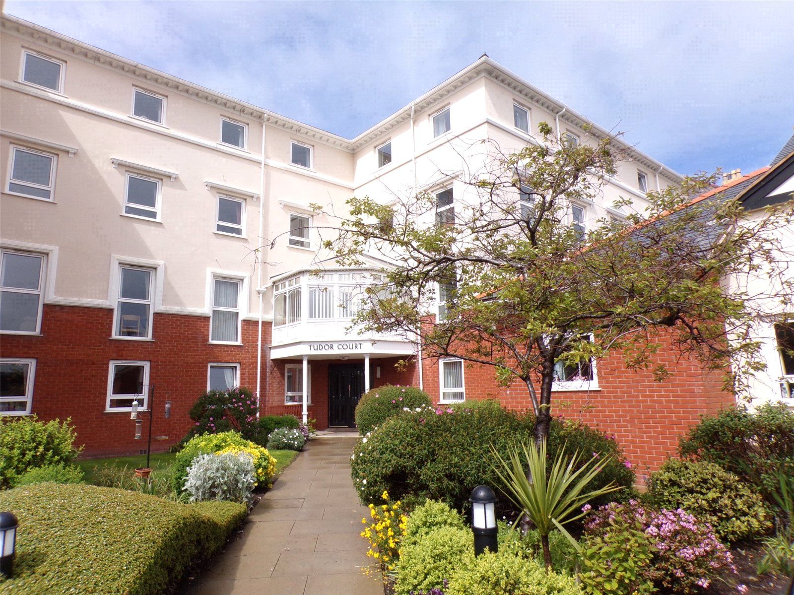 2 bed flat for sale in Tudor Court, Tudor Road, Llandudno, Conwy LL30