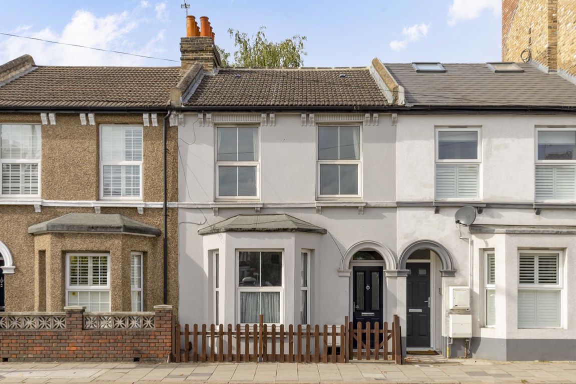 3 bed property for sale in Haydons Road, London SW19 Zoopla