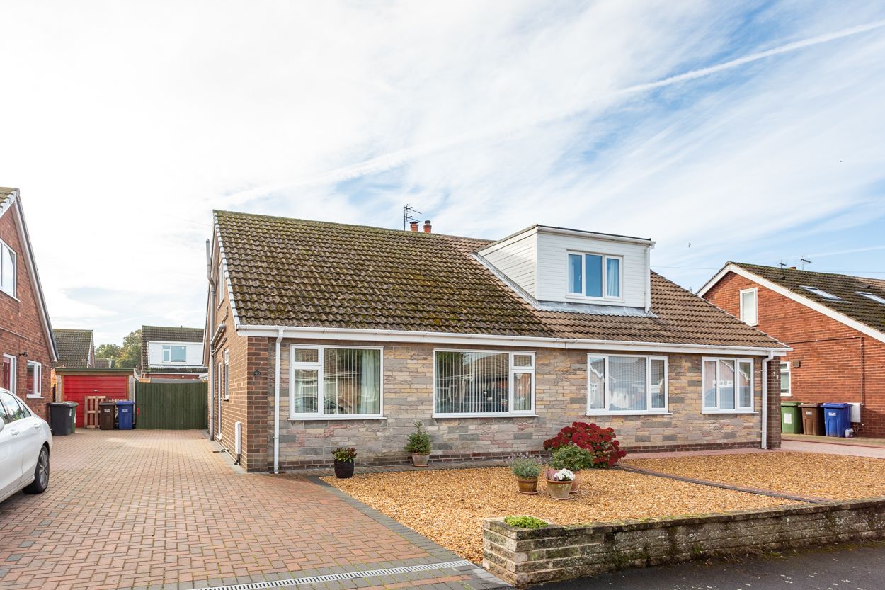 3 bed semidetached bungalow for sale in Town End Avenue, Carlton