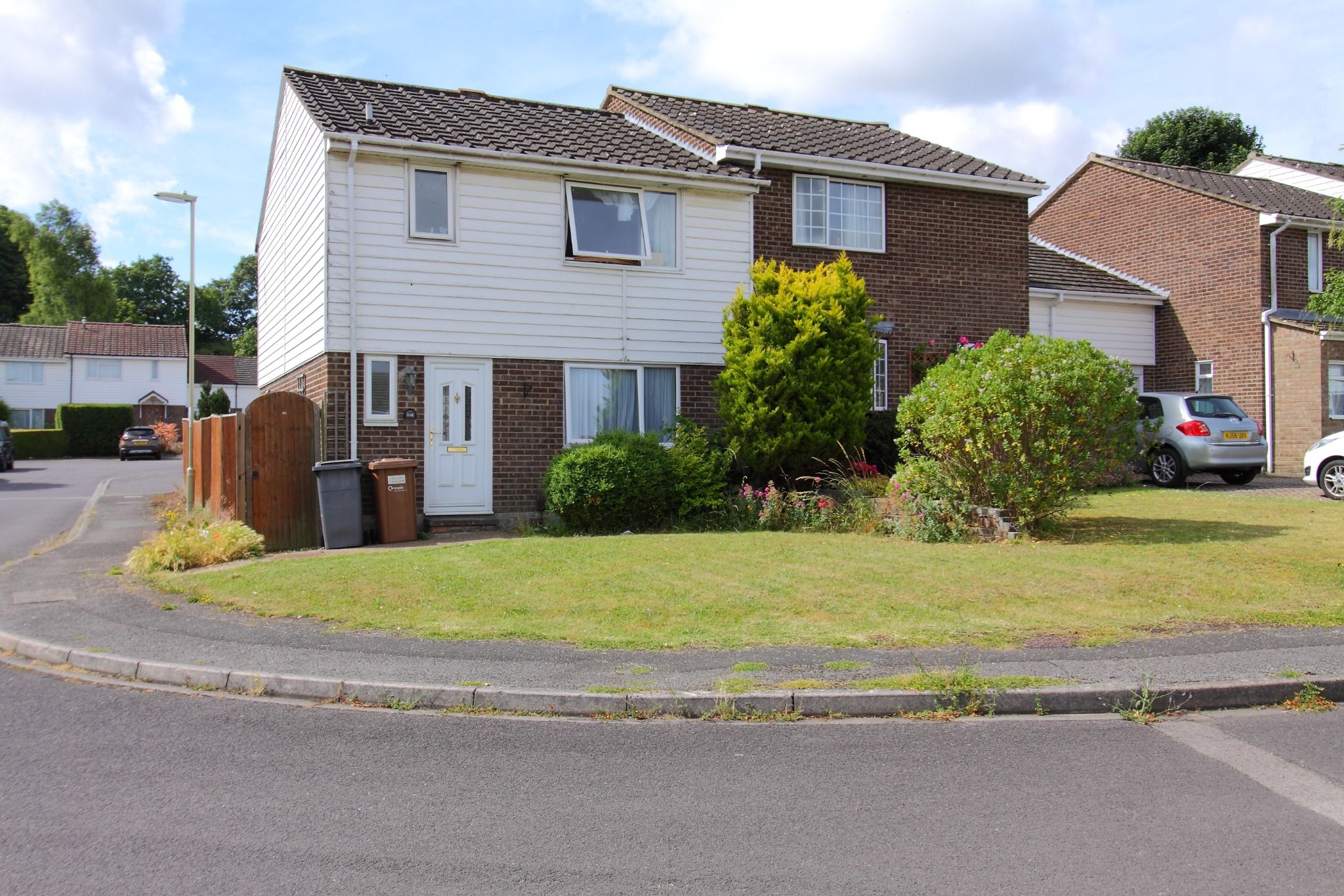 3 bed end terrace house for sale in Springfield Close, Andover SP10