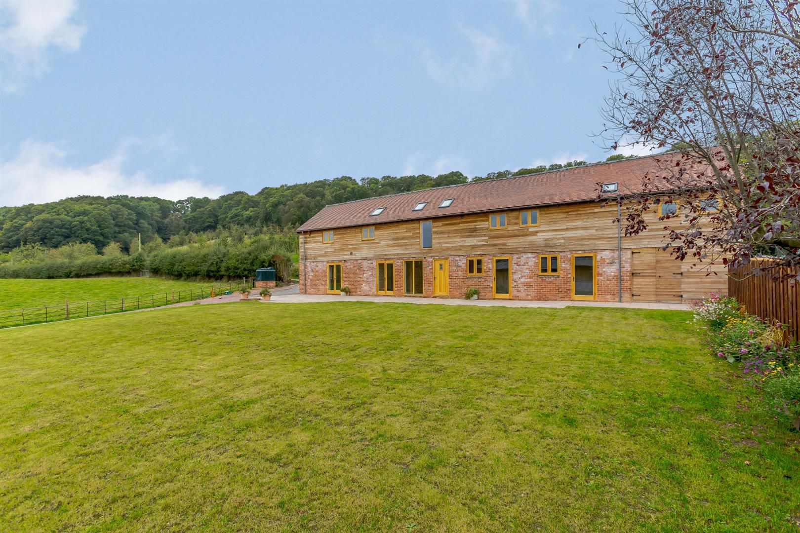 New home, 4 bed barn conversion for sale in CliftonOnTeme