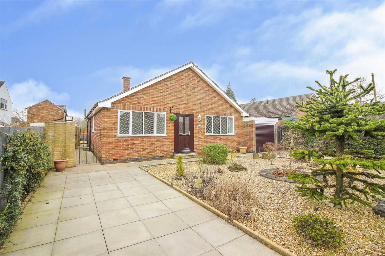 3 bed detached bungalow for sale in Greenway Close, Borrowash, Derby