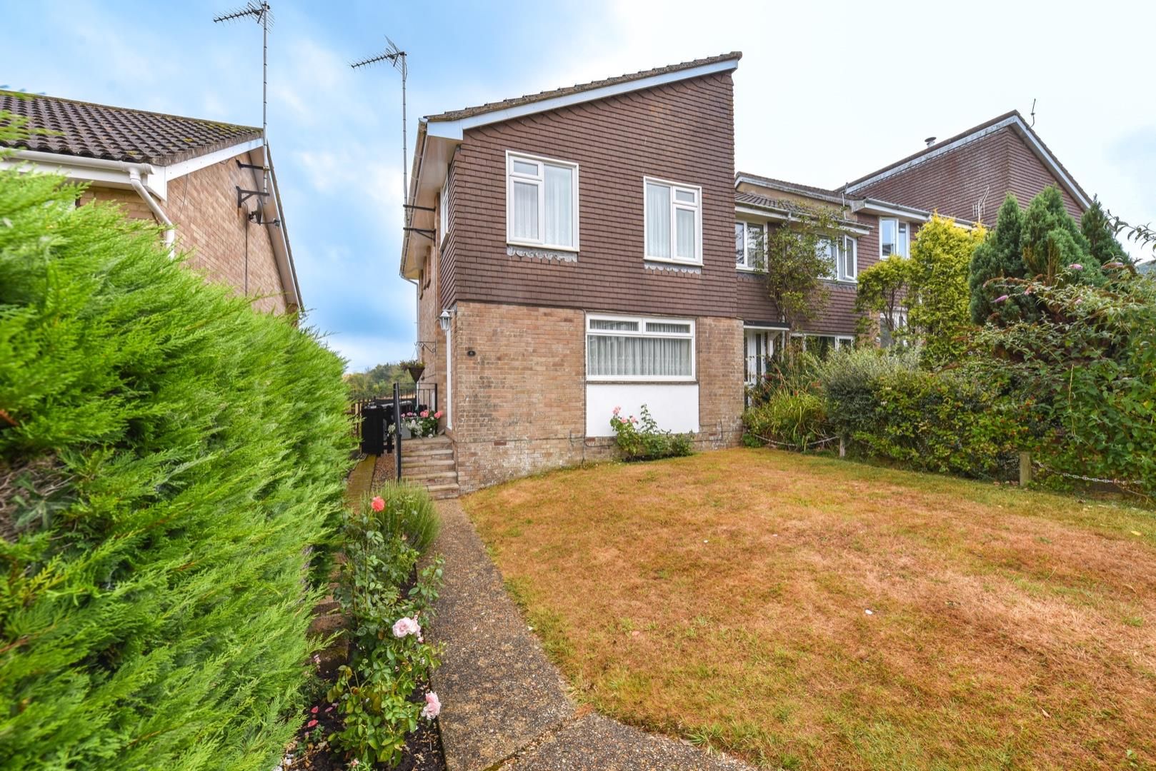 3 bed end terrace house for sale in Lansdown Gardens, Chillerton