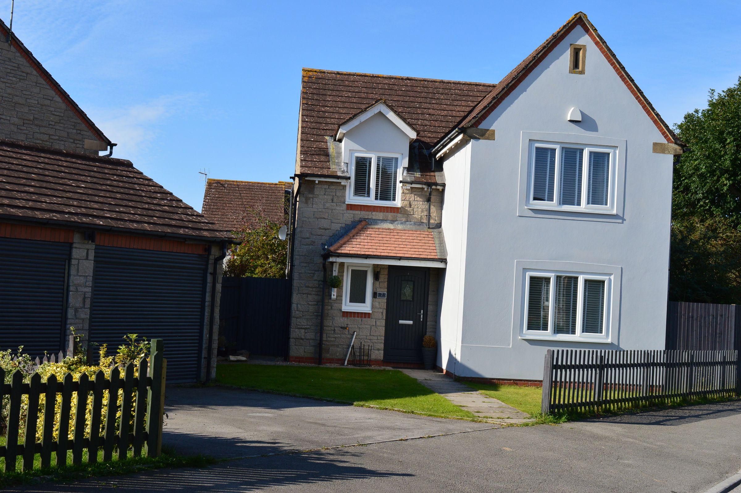 4 bed detached house for sale in Caer Llantwit Major CF61 Zoopla