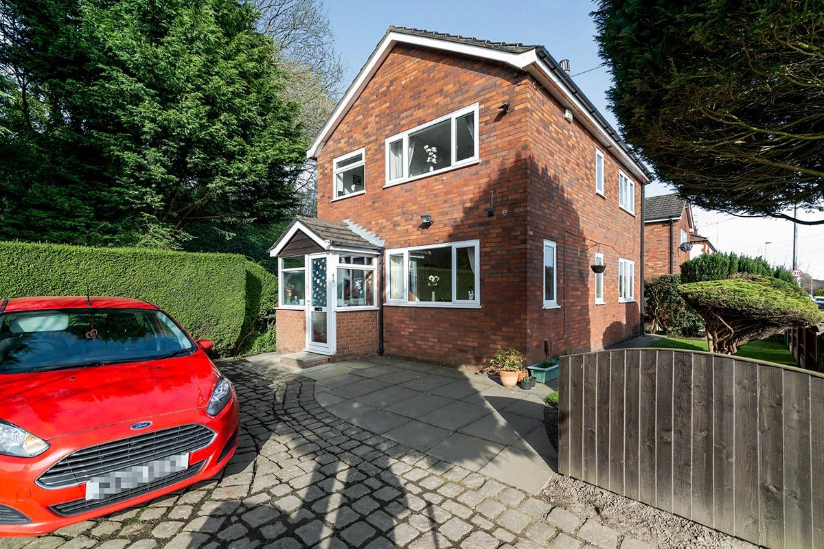 3 bed detached house for sale in Hilton Lane, Worsley, Manchester