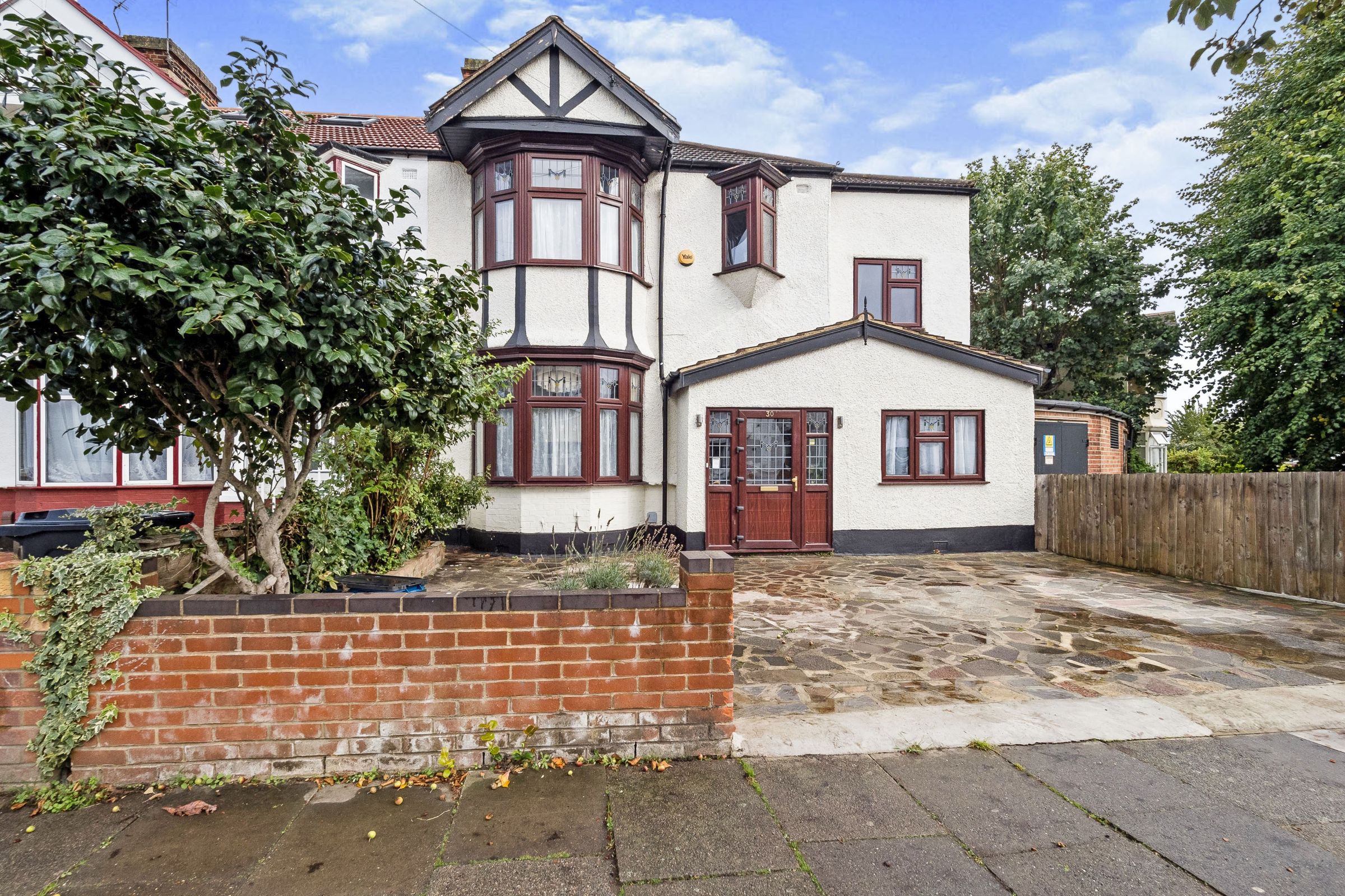 5 bed end terrace house for sale in Sunnymede Drive, Ilford IG6 Zoopla