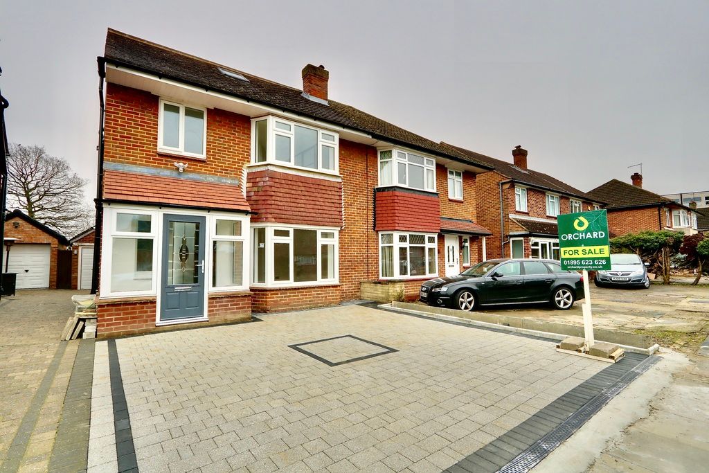 4 bed semidetached house for sale in Edinburgh Drive, Ickenham UB10