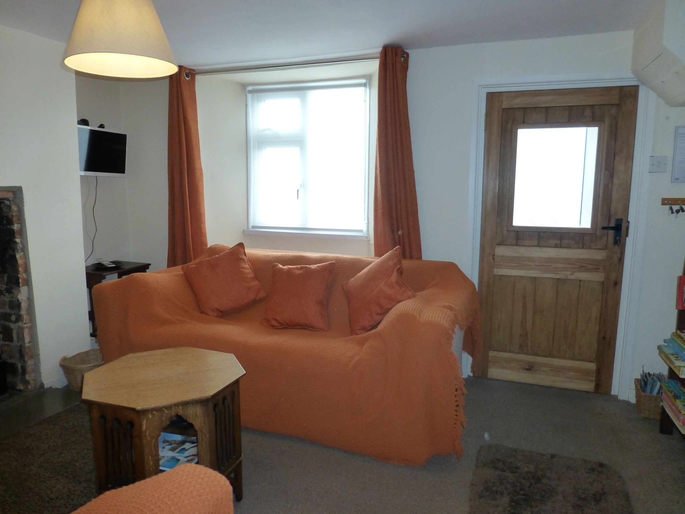 2 bed property to rent in Dorchester Road, Maiden Newton, Dorchester