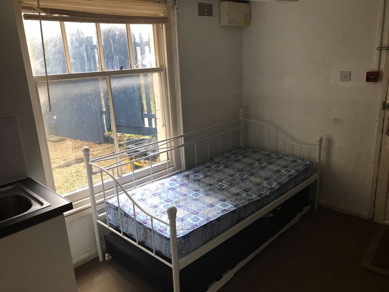 1 bed flat to rent in Sea Front, Hayling Island PO11 Zoopla