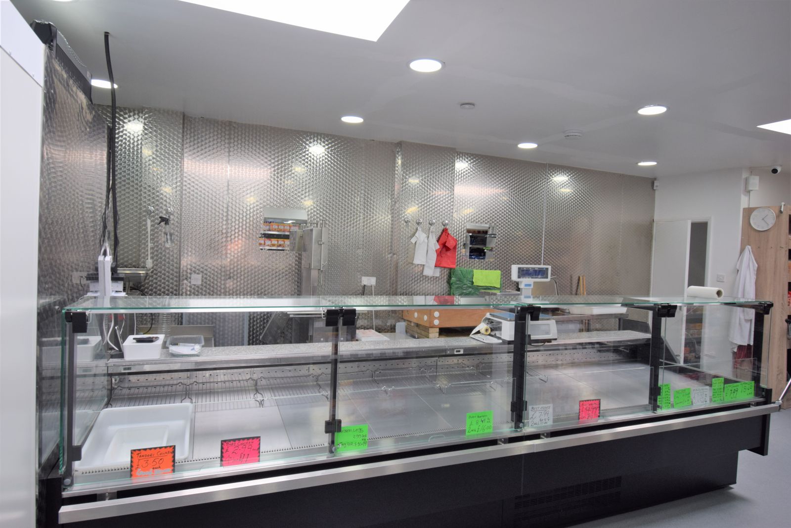 Commercial property to let in High Road, Chadwell Heath, Romford RM6