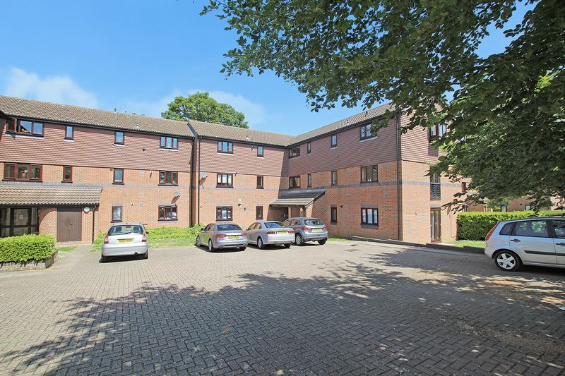 2 bed flat to rent in Woodfall Drive, Crayford, Dartford DA1 Zoopla
