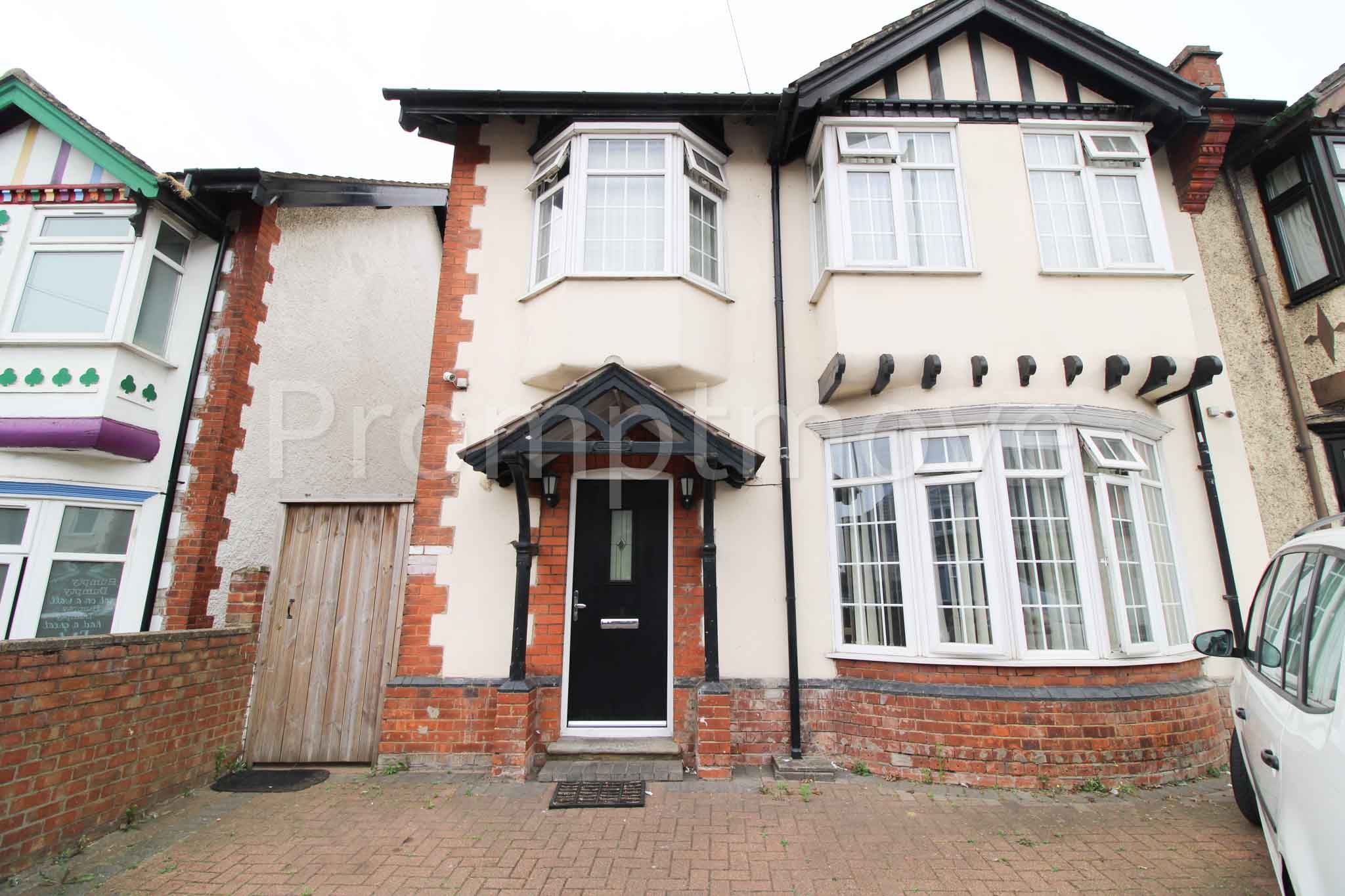 8 bed property to rent in Dunstable Road, Luton LU4 Zoopla
