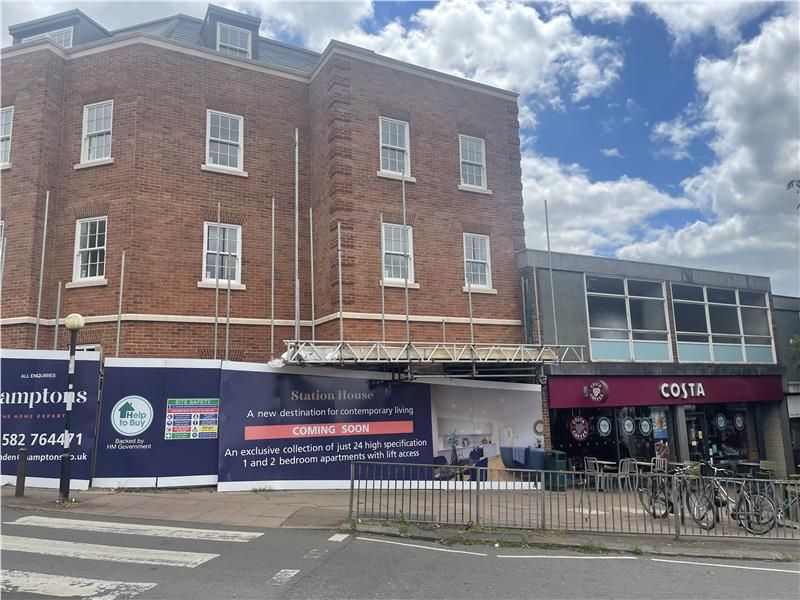 Retail premises to let in 1112 Harding Parade, Station Road, Harpenden