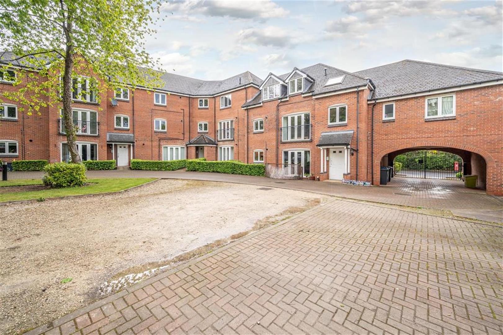 2 bed flat to rent in Court Oak Road, Harborne, Birmingham B17 Zoopla