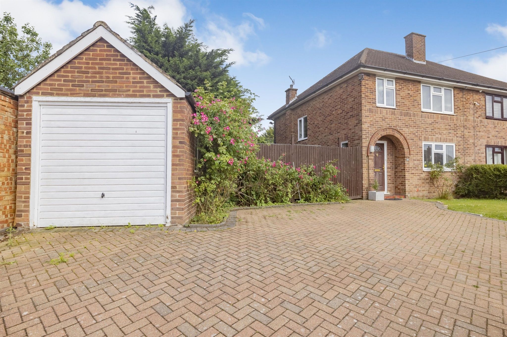 3 bed semidetached house for sale in Mead Way, Bushey WD23 Zoopla