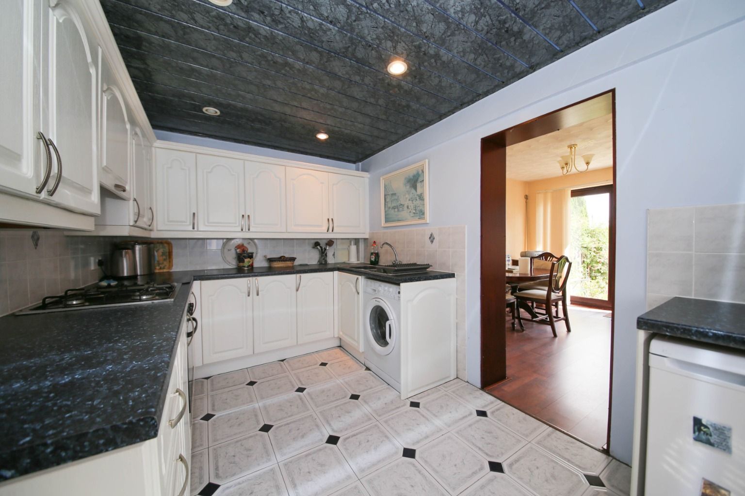 4 bed semidetached house for sale in Victoria Road, AshtonIn